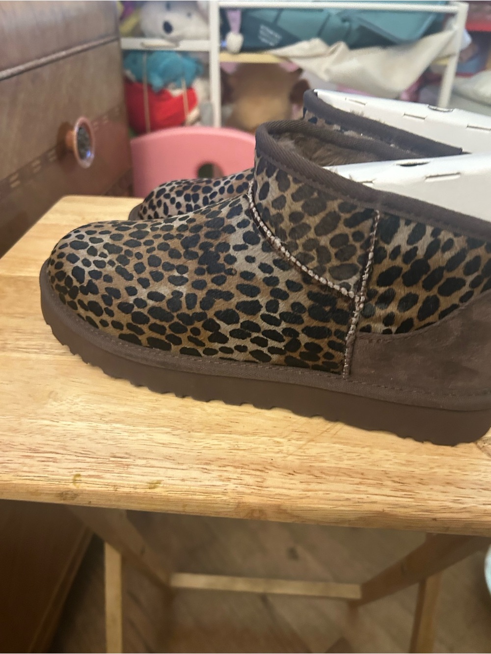 NWT UGG Classic Ultra Mini Caspian Spotted Cheetah Print Calf Hair Booties - 9 - Picture 7 of 11
